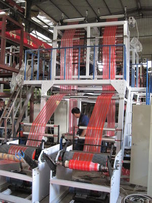 Chine Machine de soufflement de double film principal de LDPE/HDPE utilisée pour de doubles sachets en plastique de couleur fournisseur